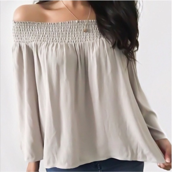 Aritzia Talula White Marcilly Off The Shoulder Top - Picture 3 of 16